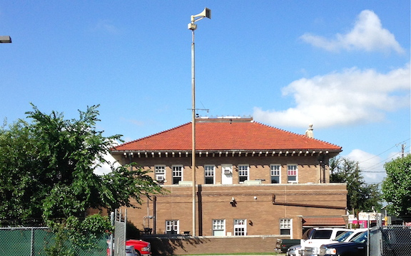 Dallas Station 4 Thunderbolt.JPG